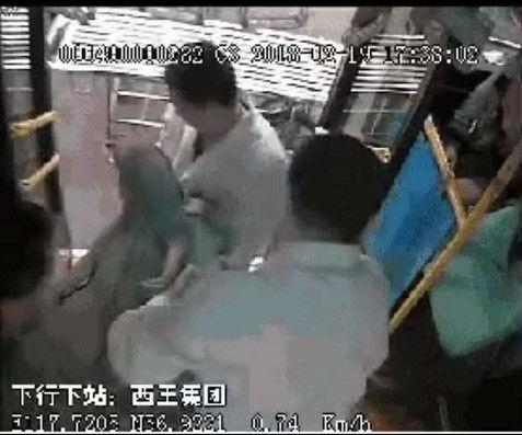 爆料女孩晕倒视频播放全集,爆料女孩晕倒视频全记录